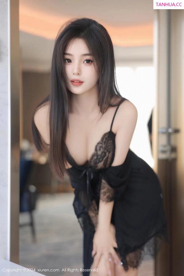  [XiuRen]高清写真图 2024.05.16 No.8550 周周不吃香菜 美腿性感第6张图片